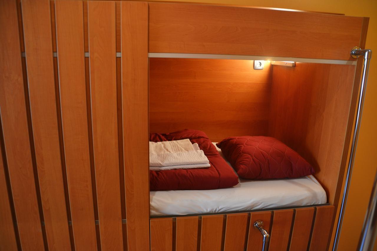 Do Step Inn Central - Self-Service-Hostel 维也纳 外观 照片