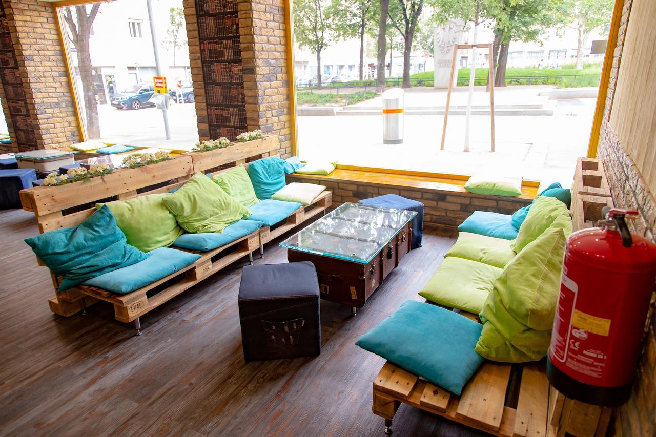 Do Step Inn Central - Self-Service-Hostel 维也纳 外观 照片